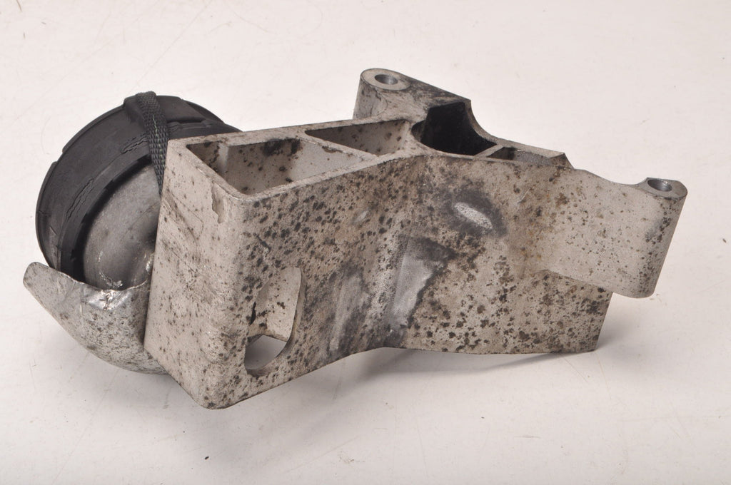 VOLVO XC90 2.4 D5 185KM PAW ENGINE CUSHION