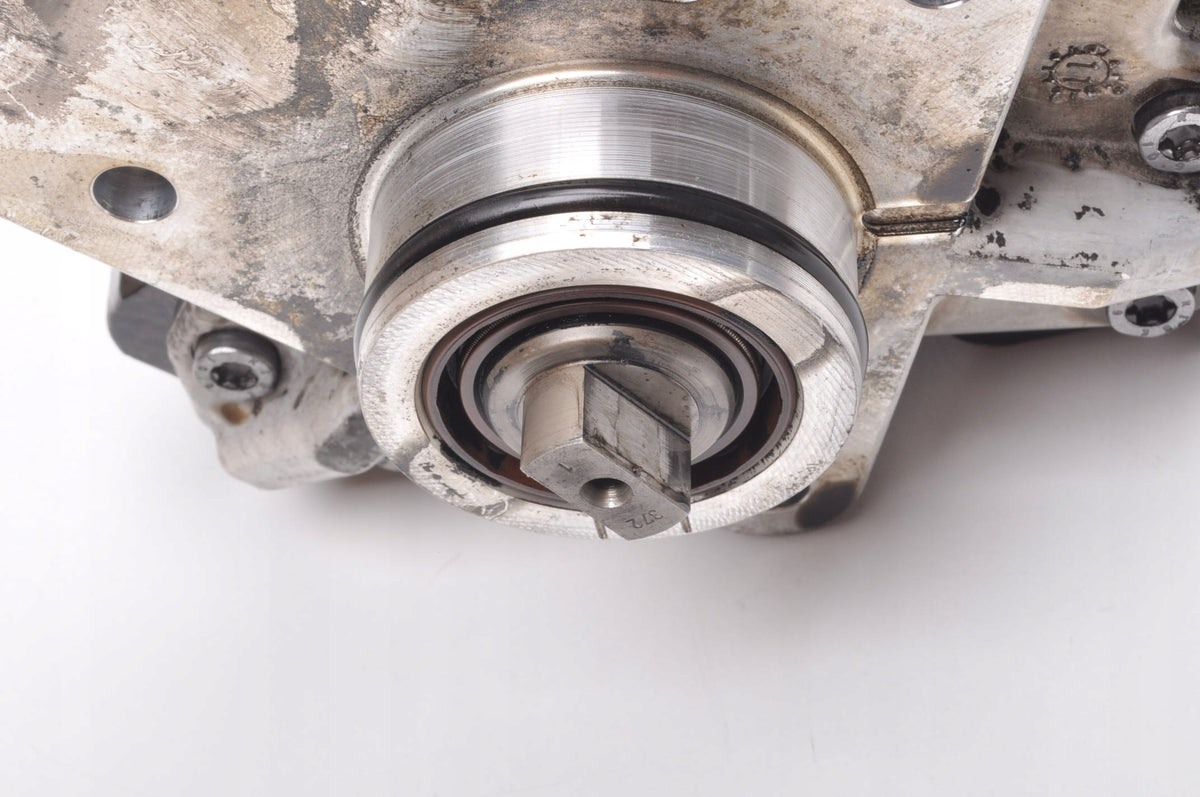 VOLVO XC90 2.4 D5 200KM INJECTION PUMP 31303475 0445010111