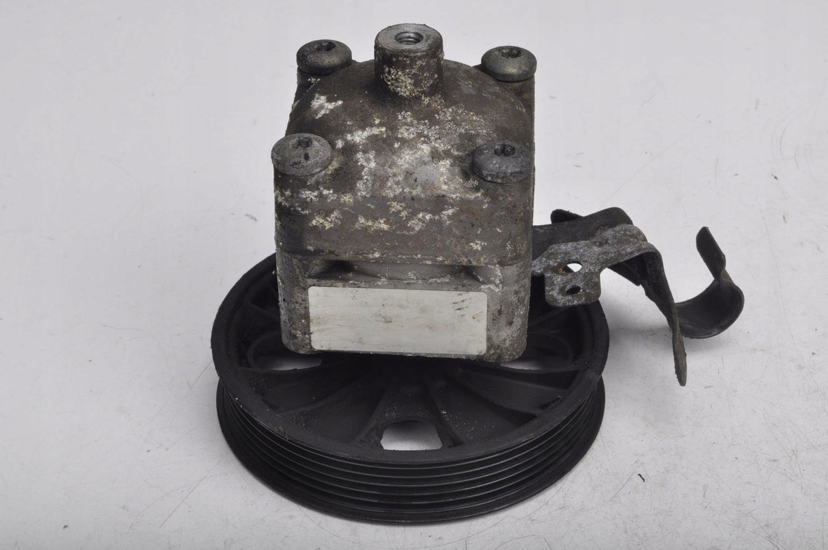 VOLVO XC90 2.4 D5 POWER STEERING PUMP 30665100