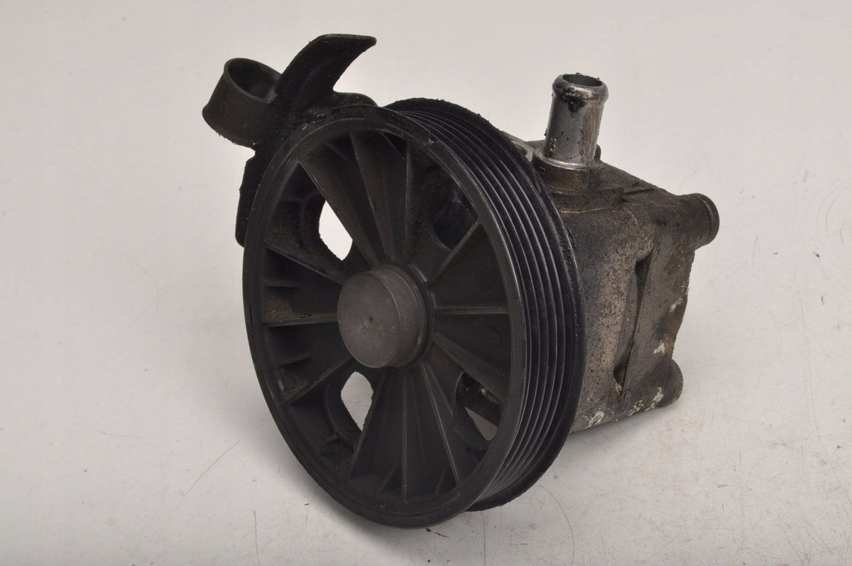 VOLVO XC90 2.4 D5 POWER STEERING PUMP 30665100
