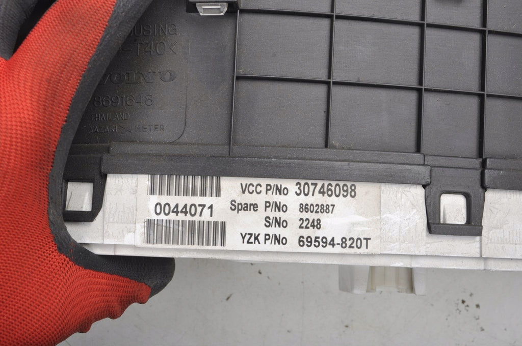 VOLVO XC90 4.4 V8 COUNTER CLOCKS EUROPE 30746098