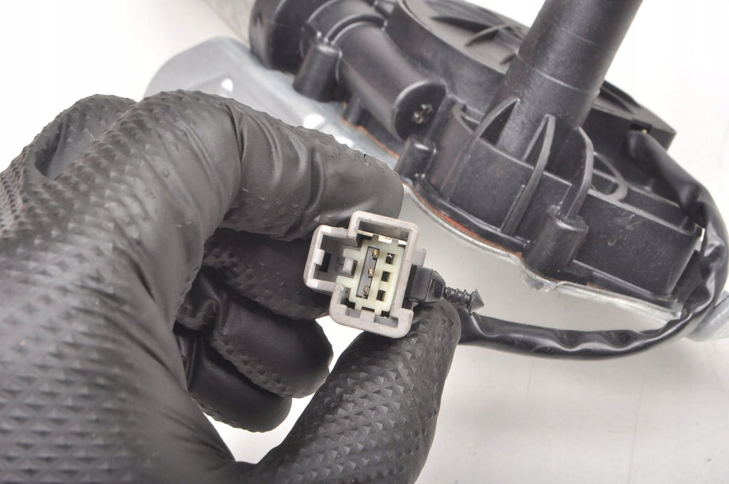 VOLVO XC90 AND WIPER MOTOR REAR LIFT