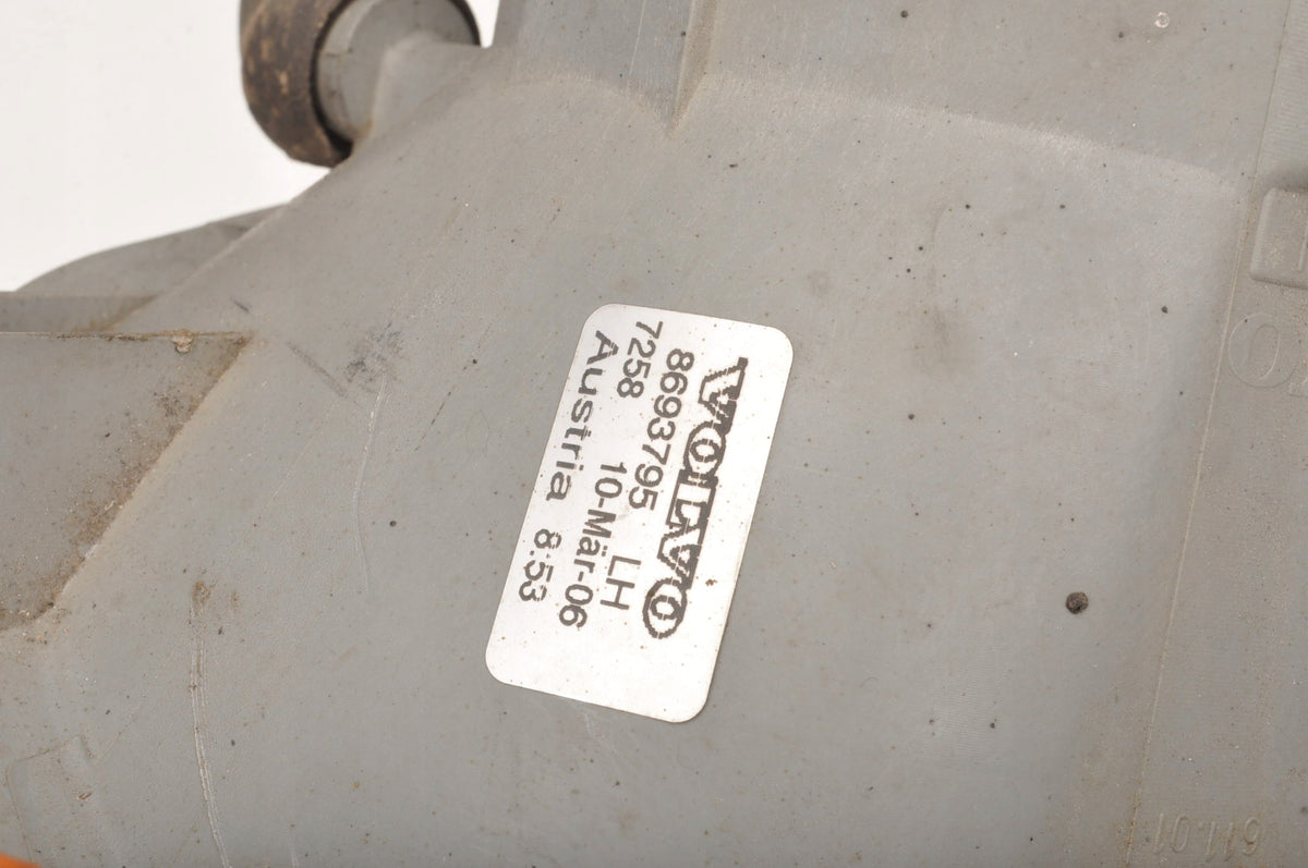 VOLVO XC90 HALOGEN LEFT 8693795