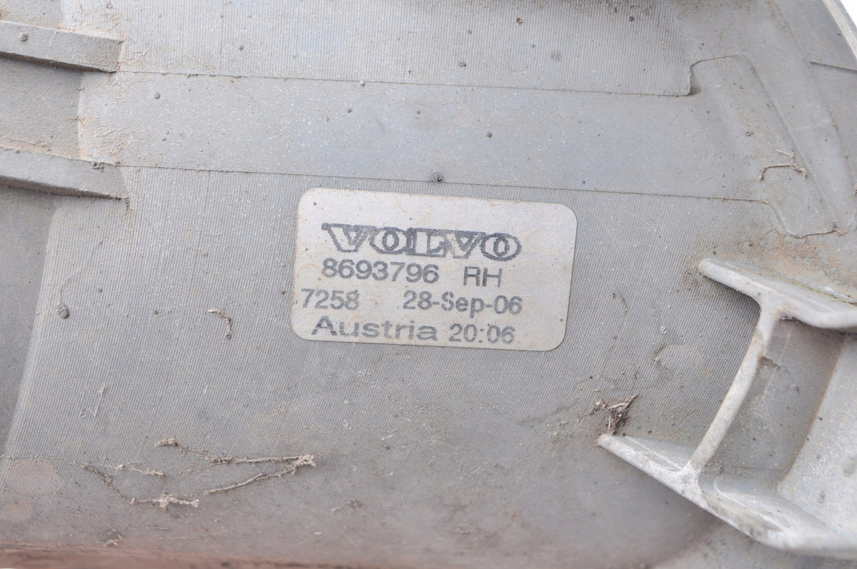 VOLVO XC90 HALOGEN RIGHT 8693796