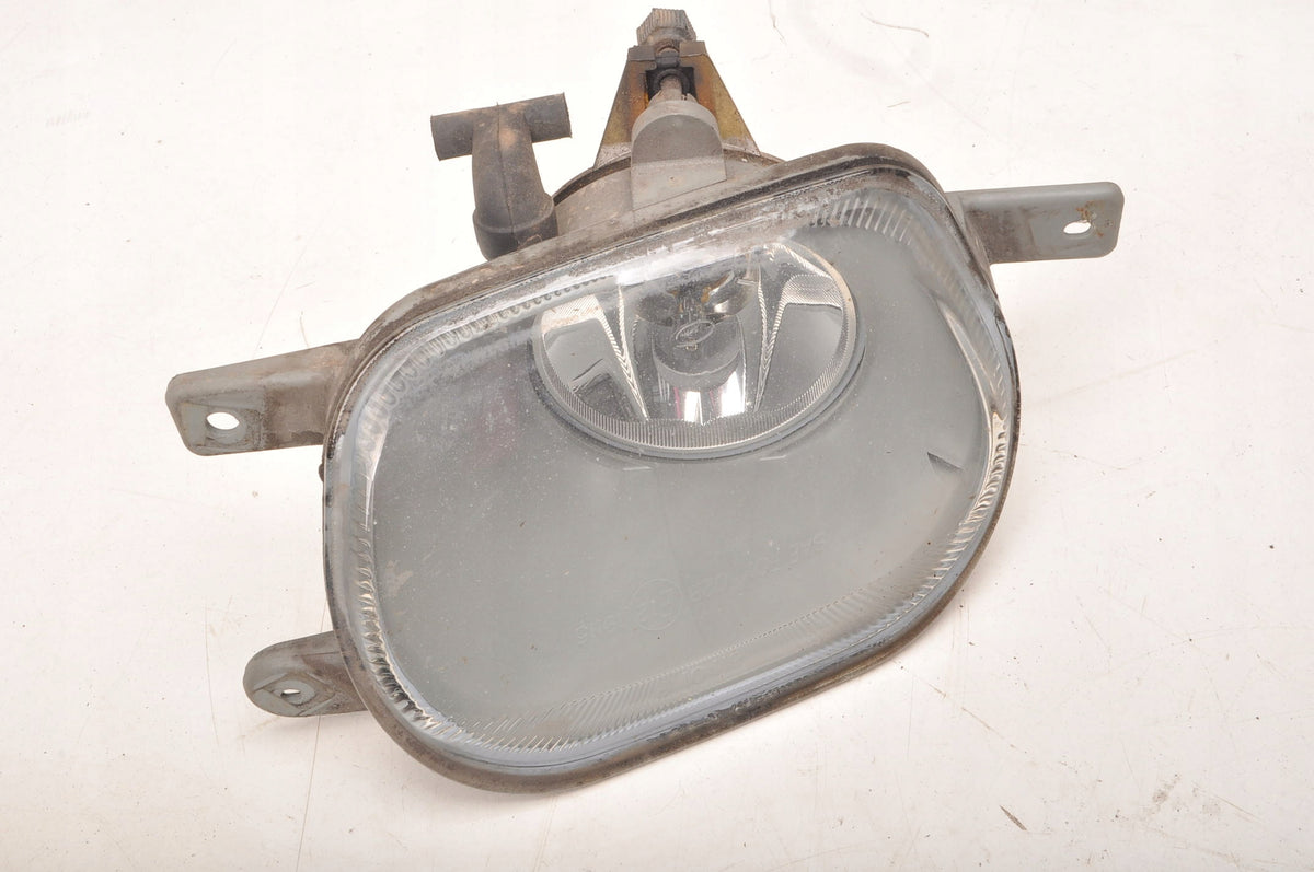 VOLVO XC90 HALOGEN RIGHT 8693796