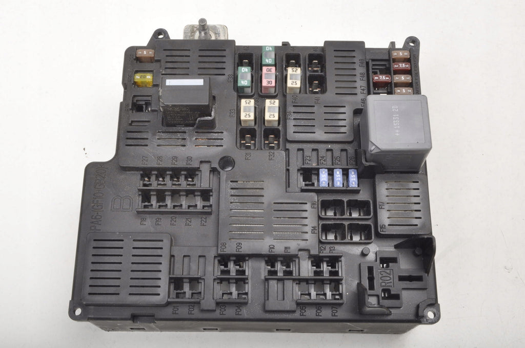 VOLVO XC90 II 2.0 D5 224KM FUSE BOX 31398003