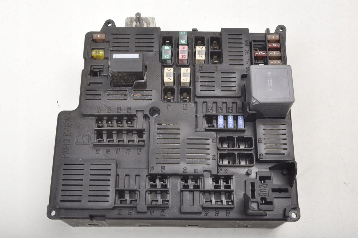 VOLVO XC90 II 2.0 D5 224KM FUSE BOX 31398003