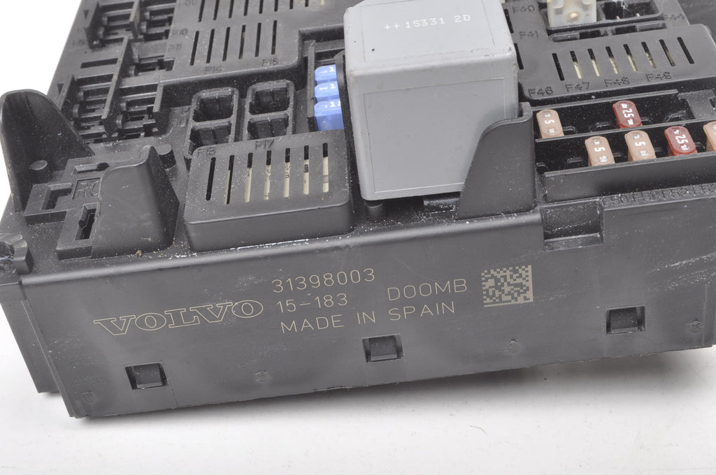 VOLVO XC90 II 2.0 D5 224KM FUSE BOX 31398003
