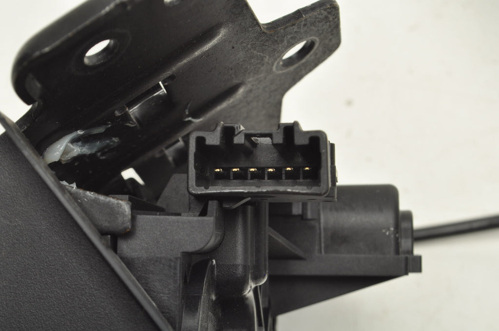 VOLVO XC90 II 2026R TAILGATE LOCK 32460236