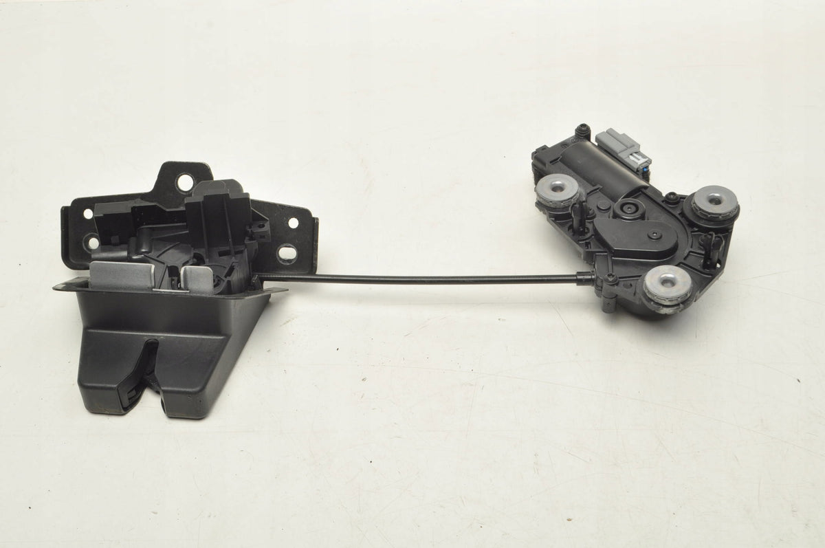 VOLVO XC90 II 2026R TAILGATE LOCK 32460236