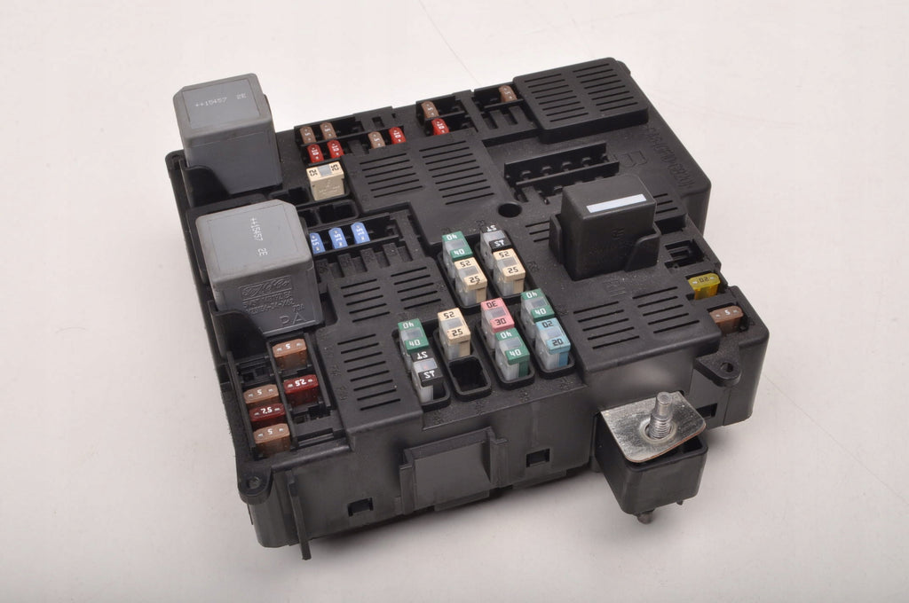 VOLVO XC90 II FUSE BOX 31473588