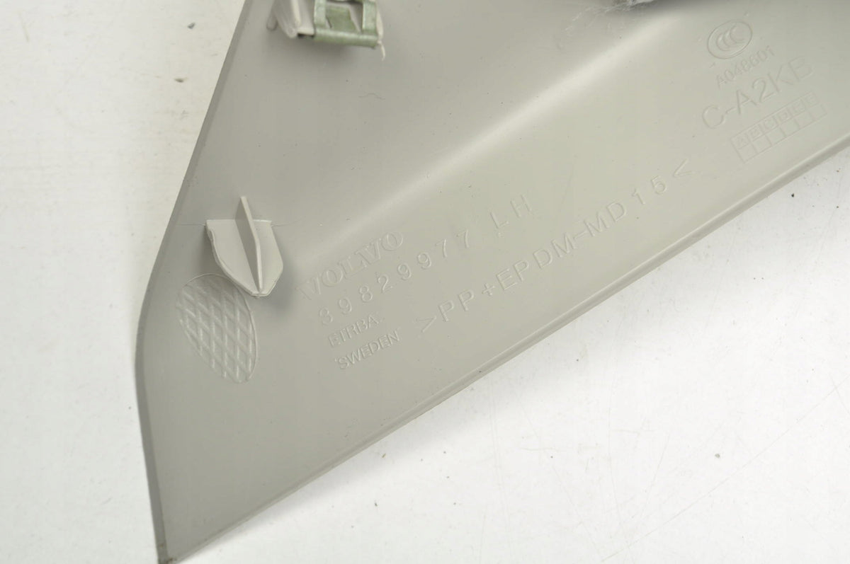 VOLVO XC90 II POST COVER LEFT PLASTIC 32244272 39829977