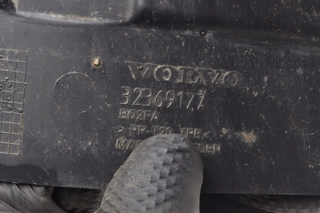 VOLVO XC90 II SPLASHER RIGHT FRONT 32369177