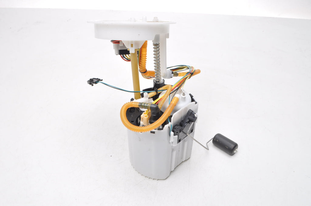 VOLVO XC90 II T8 FUEL PUMP 31669622
