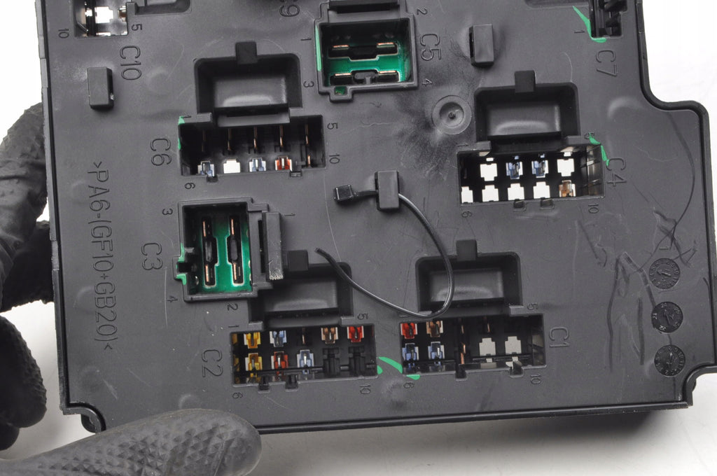 VOLVO XC90 II V60 II S60 III FUSE BOX 32359984