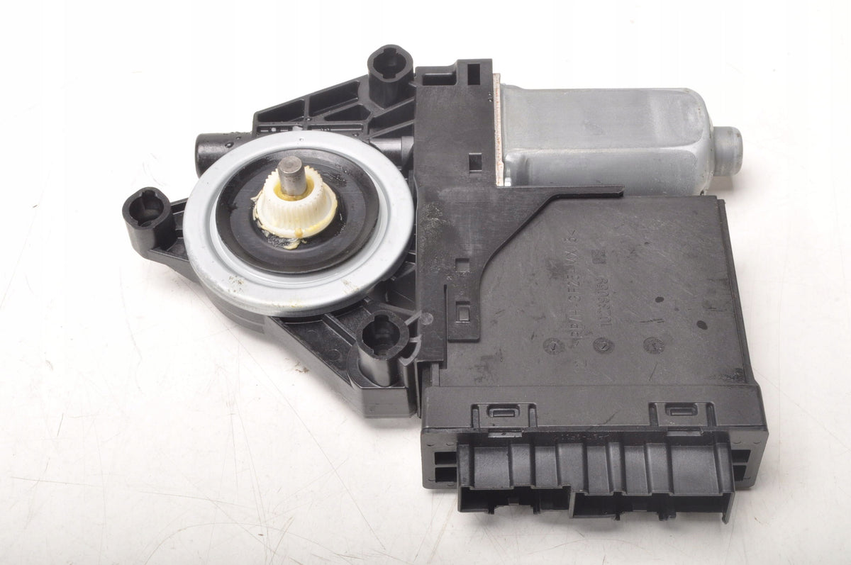 VOLVO XC90 II WINDSCREEN MOTOR LEFT FRONT 31674758 927588-103