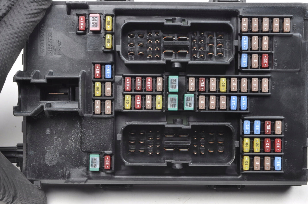 VOLVO XC90 II XC60 II FUSE BOX 32142591