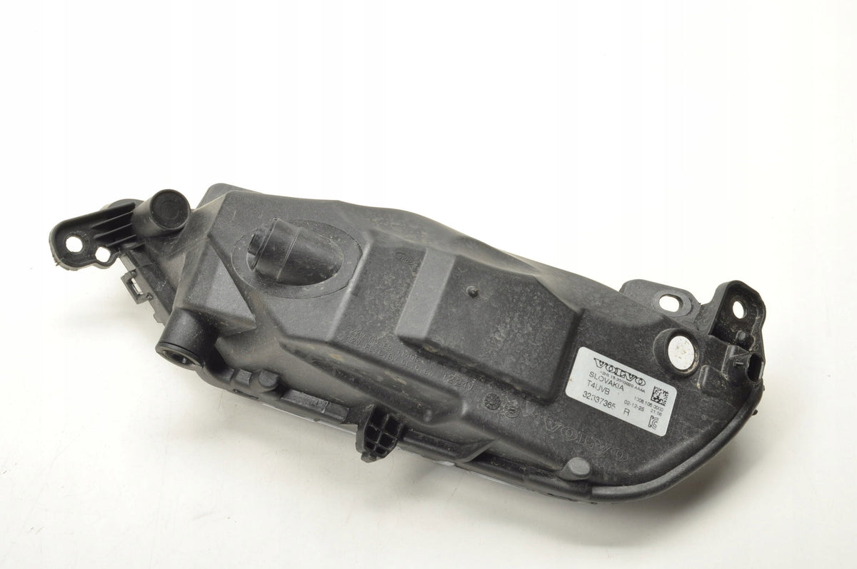 VOLVO XC90 II XC60 II HALOGEN RIGHT 2026 32337365