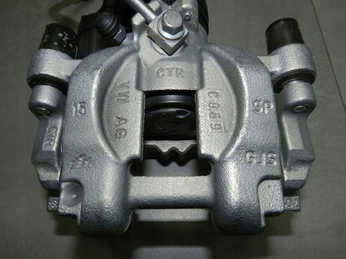 VW ARTEON 2.0 tdi CLAMP RIGHT REAR 3Q0615406AM