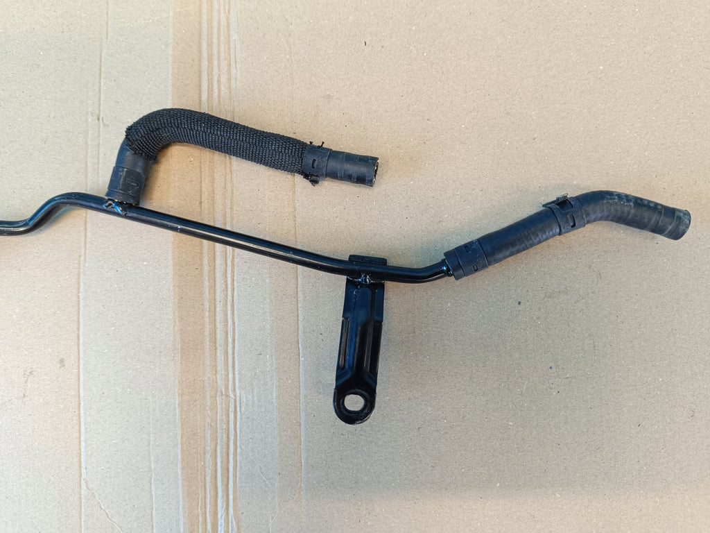 VW ARTEON HATCHBACK 2,0 TDI 147KW 2022 R PIPE WATER HOSE 3Q0121070AG