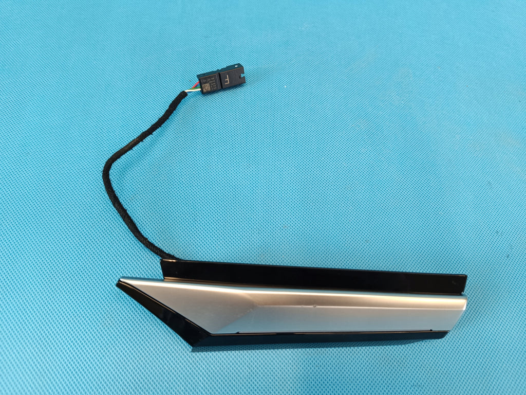 VW ARTEON HATCHBACK 2,0 TDI 147KW 2022 R STRIP DECOR LED CONSOLE 3G8854523