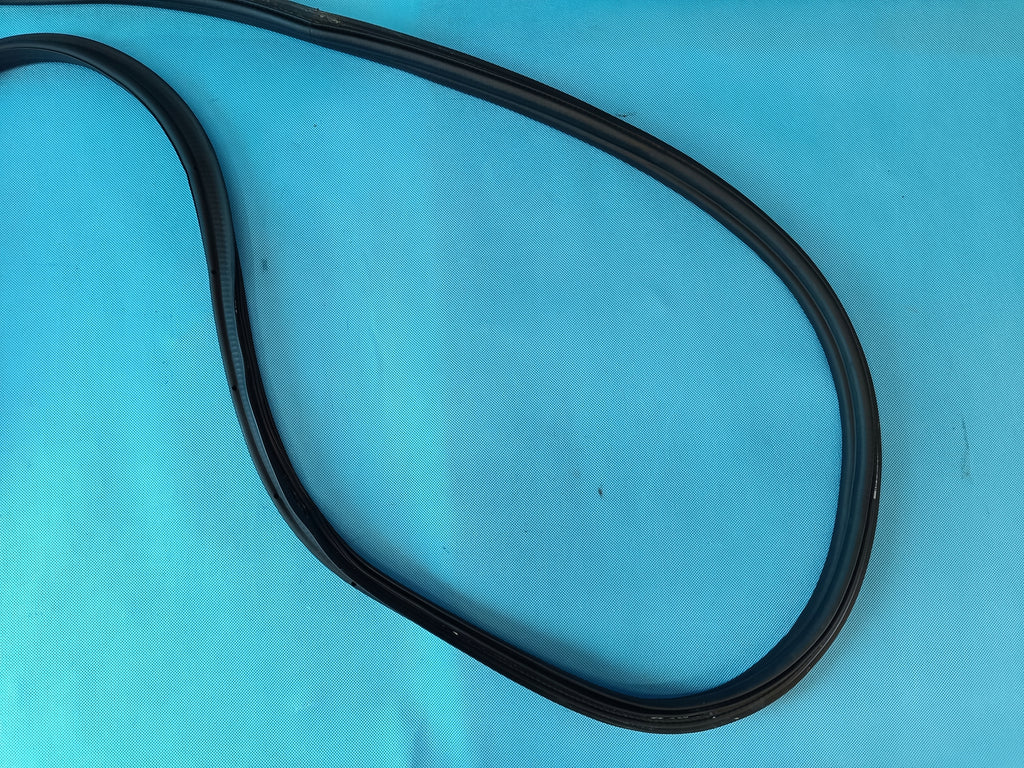 VW ARTEON HATCHBACK 2,0 TDI 147KW 2022 R TRUNK SEAL 3G8827705