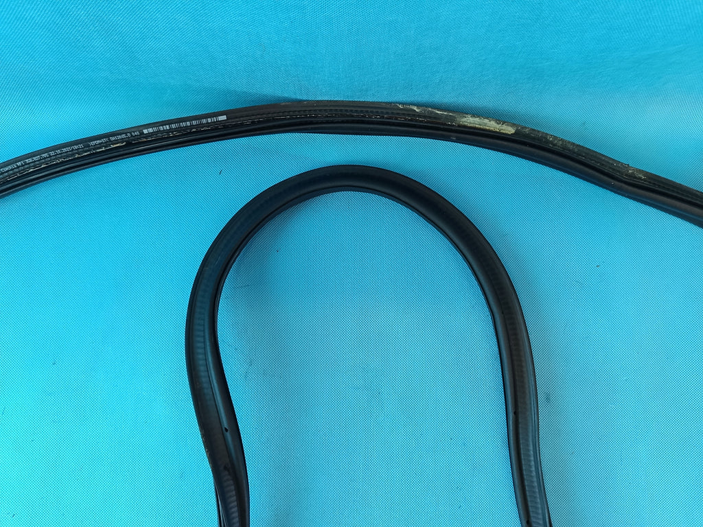 VW ARTEON HATCHBACK 2,0 TDI 147KW 2022 R TRUNK SEAL 3G8827705