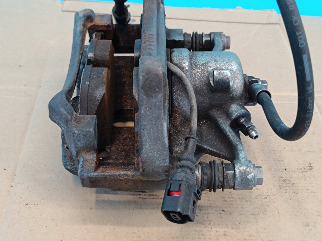 VW ARTEON HATCHBACK 2,0 TDI 2022 R BRAKE CALIPER RIGHT FRONT 8V0615124D