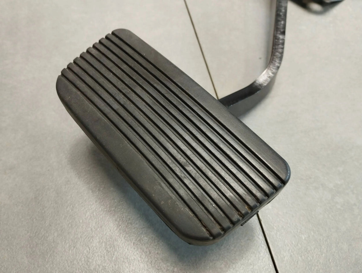 VW Amarok II 2023 3.0 TDI BRAKE PEDAL MB3C2L388CE