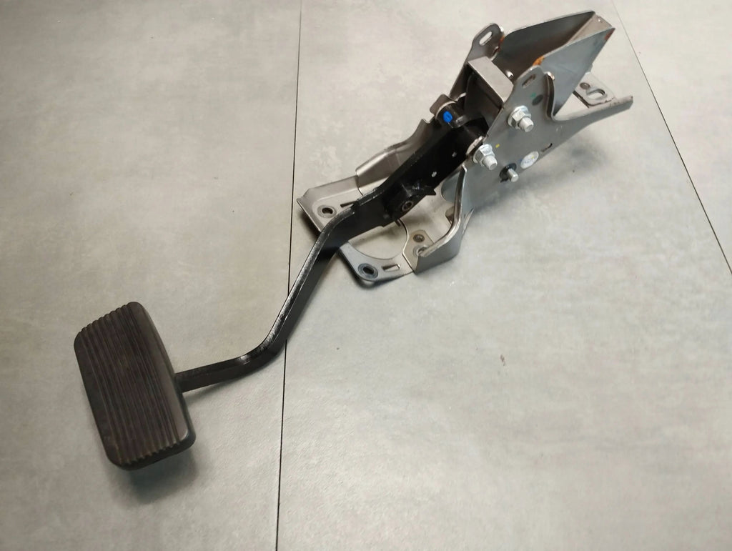 VW Amarok II 2023 3.0 TDI BRAKE PEDAL MB3C2L388CE