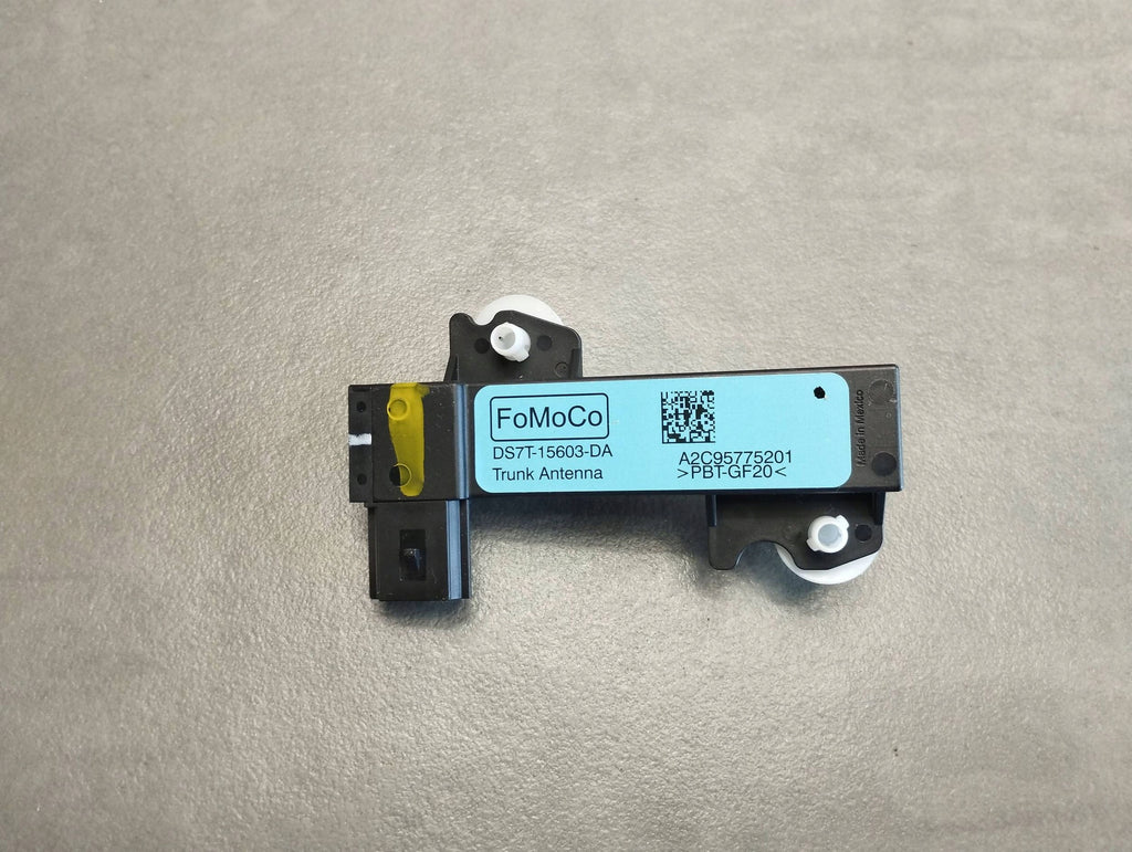 VW Amarok II ANTENNA AMPLIFIER DS7T15603DA