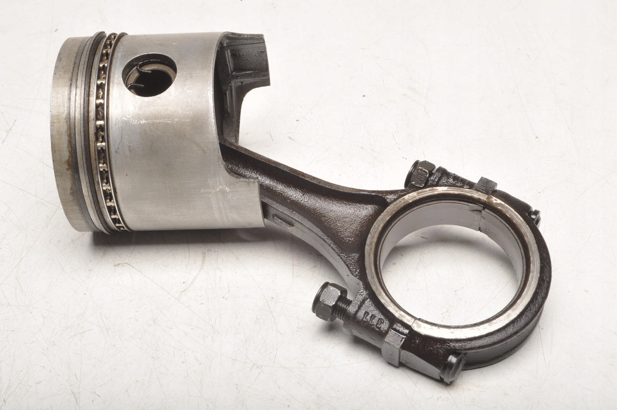 VW BEETLE 1300 1.3 40 km PISTON WITH CONNECTING ROD