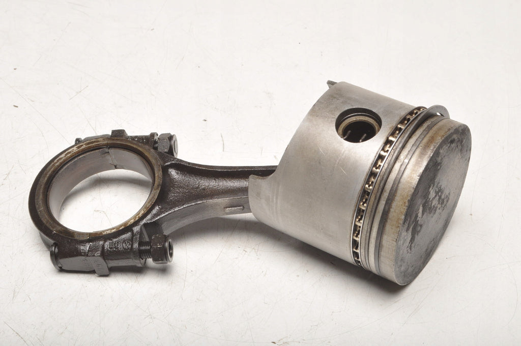 VW BEETLE 1300 1.3 40 km PISTON WITH CONNECTING ROD