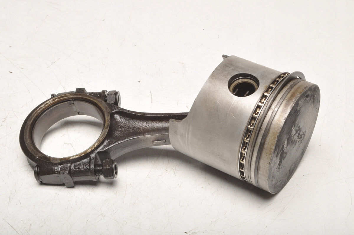 VW BEETLE 1300 1.3 40 km PISTON WITH CONNECTING ROD