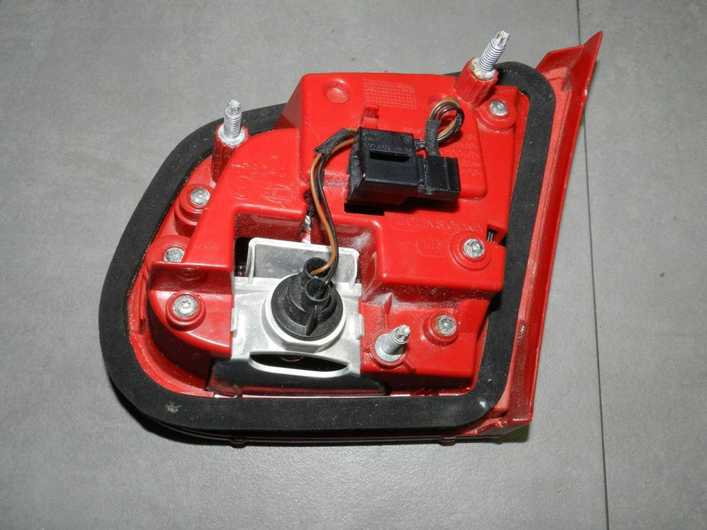 VW Eos LAMP LEFT REAR FLAPS 1Q0945093S