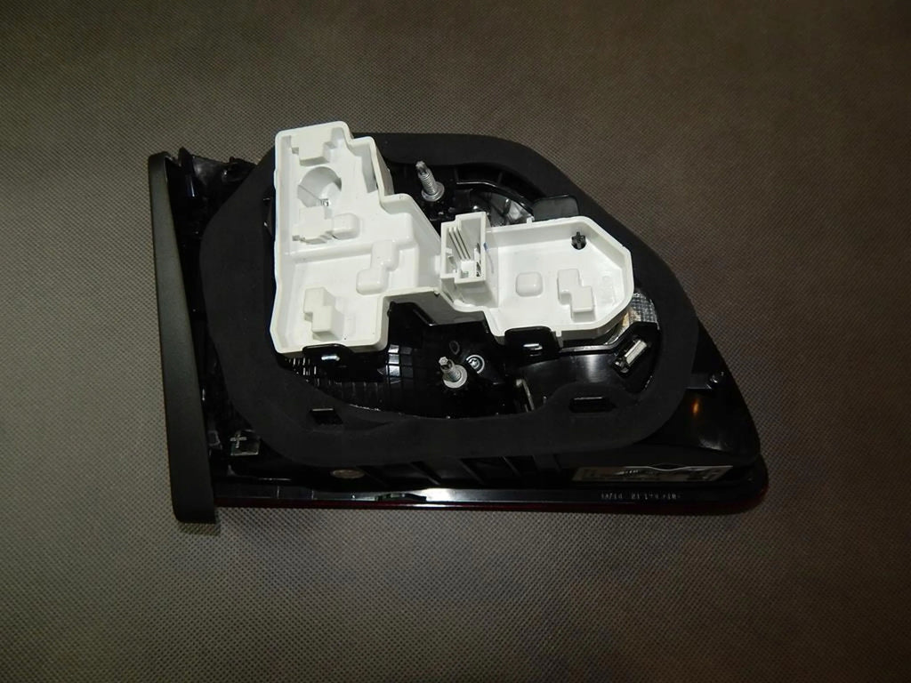 VW GOLF 7 SPORTSVAN LAMP RIGHT REAR 510945094G