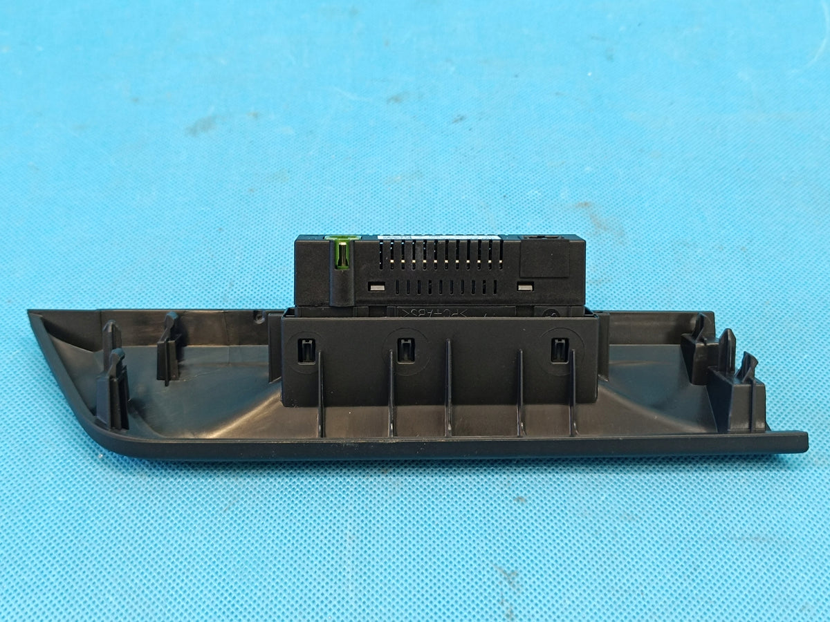 VW GOLF 8 LIFT VARIANT 1.5 TSI 2026 R COVER USB SOCKET TYPE C 5H1863099