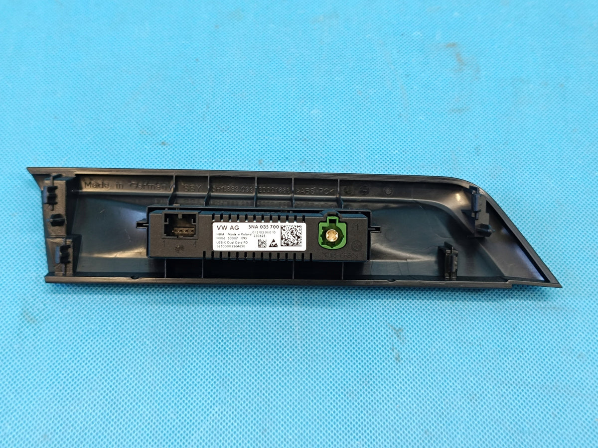 VW GOLF 8 LIFT VARIANT 1.5 TSI 2026 R COVER USB SOCKET TYPE C 5H1863099
