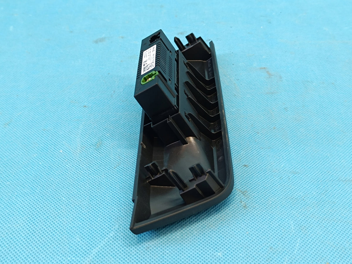 VW GOLF 8 LIFT VARIANT 1.5 TSI 2026 R COVER USB SOCKET TYPE C 5H1863099