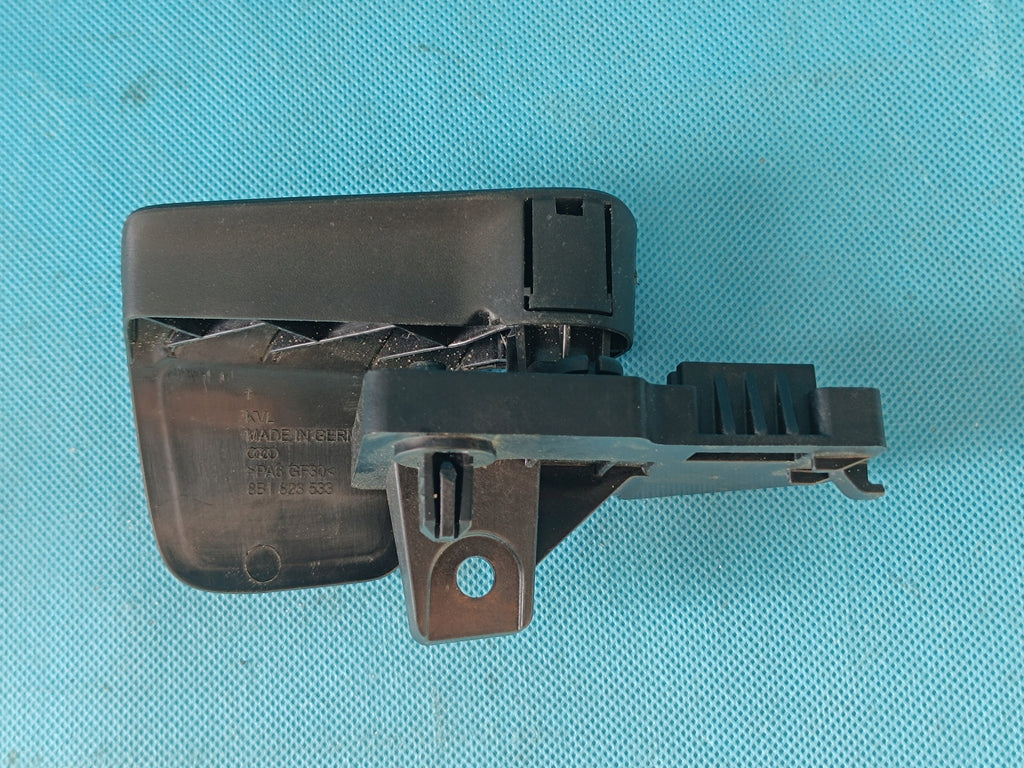 VW GOLF 8 LIFT VARIANT 1.5 TSI 2026 R MASK OPENING LEVER 8B1823533