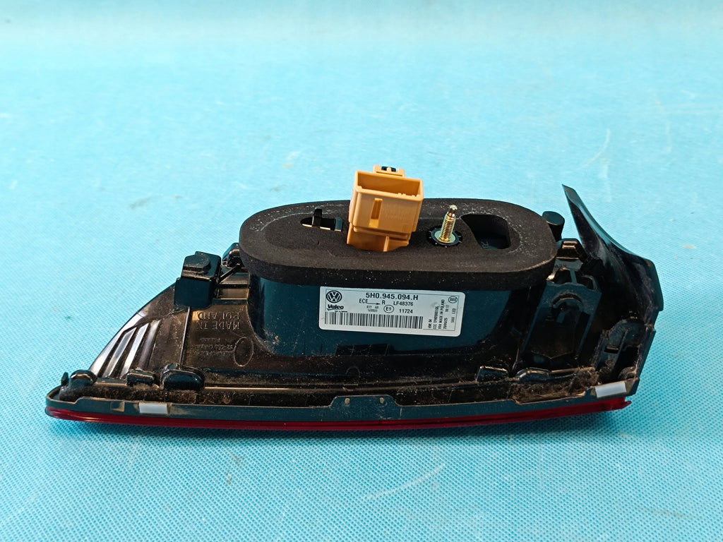 VW GOLF 8 LIFT VARIANT 1.5 TSI 2026R LED LAMP IN FLAP RIGHT REAR 5H0945094H