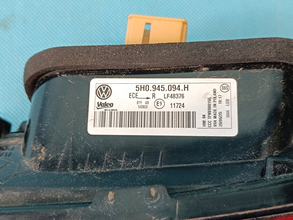 VW GOLF 8 LIFT VARIANT 1.5 TSI 2026R LED LAMP IN FLAP RIGHT REAR 5H0945094H