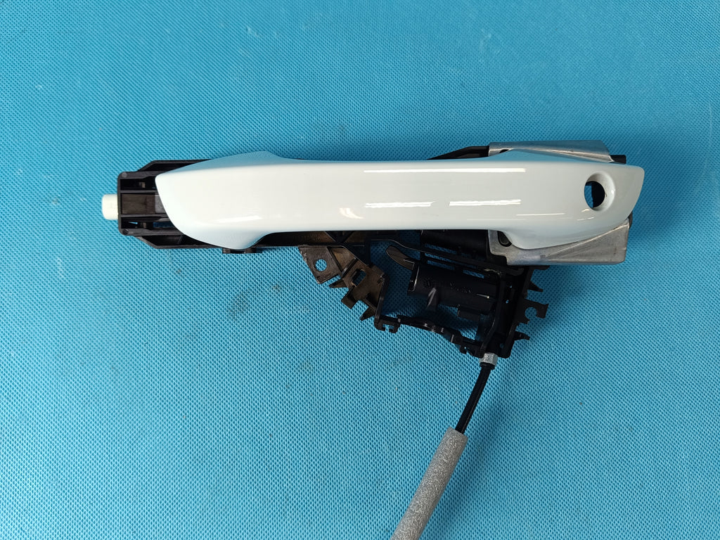 VW GOLF 8 LIFT VARIANT 1.5 TSI 26R DOOR HANDLE KESSY LEFT FRONT 5H1837205F