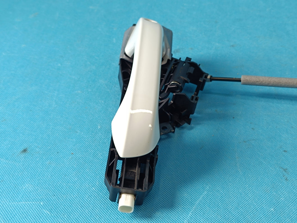 VW GOLF 8 LIFT VARIANT 1.5 TSI 26R DOOR HANDLE KESSY LEFT FRONT 5H1837205F