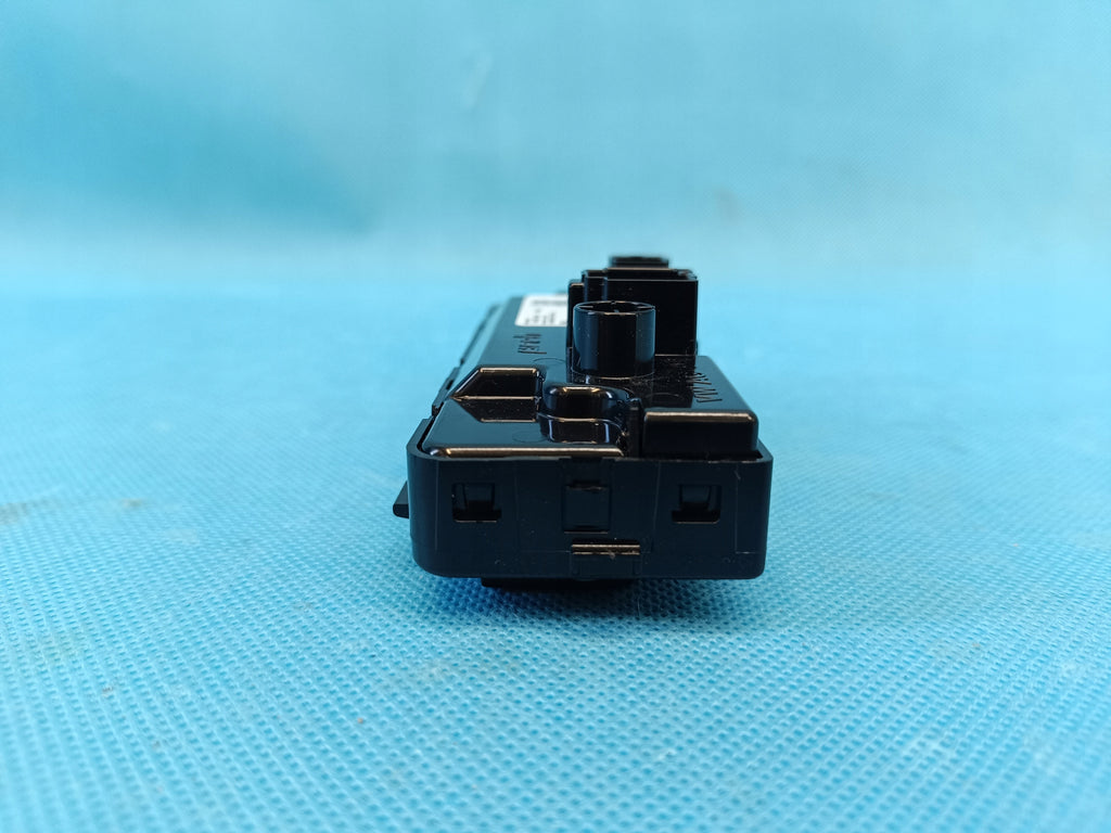 VW GOLF 8 LIFT VARIANT 1.5TSI 2026R TUNNEL AIR CONDITIONING PANEL REAR 11A907049
