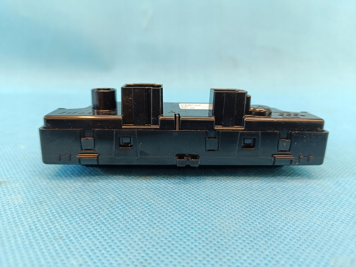 VW GOLF 8 LIFT VARIANT 1.5TSI 2026R TUNNEL AIR CONDITIONING PANEL REAR 11A907049