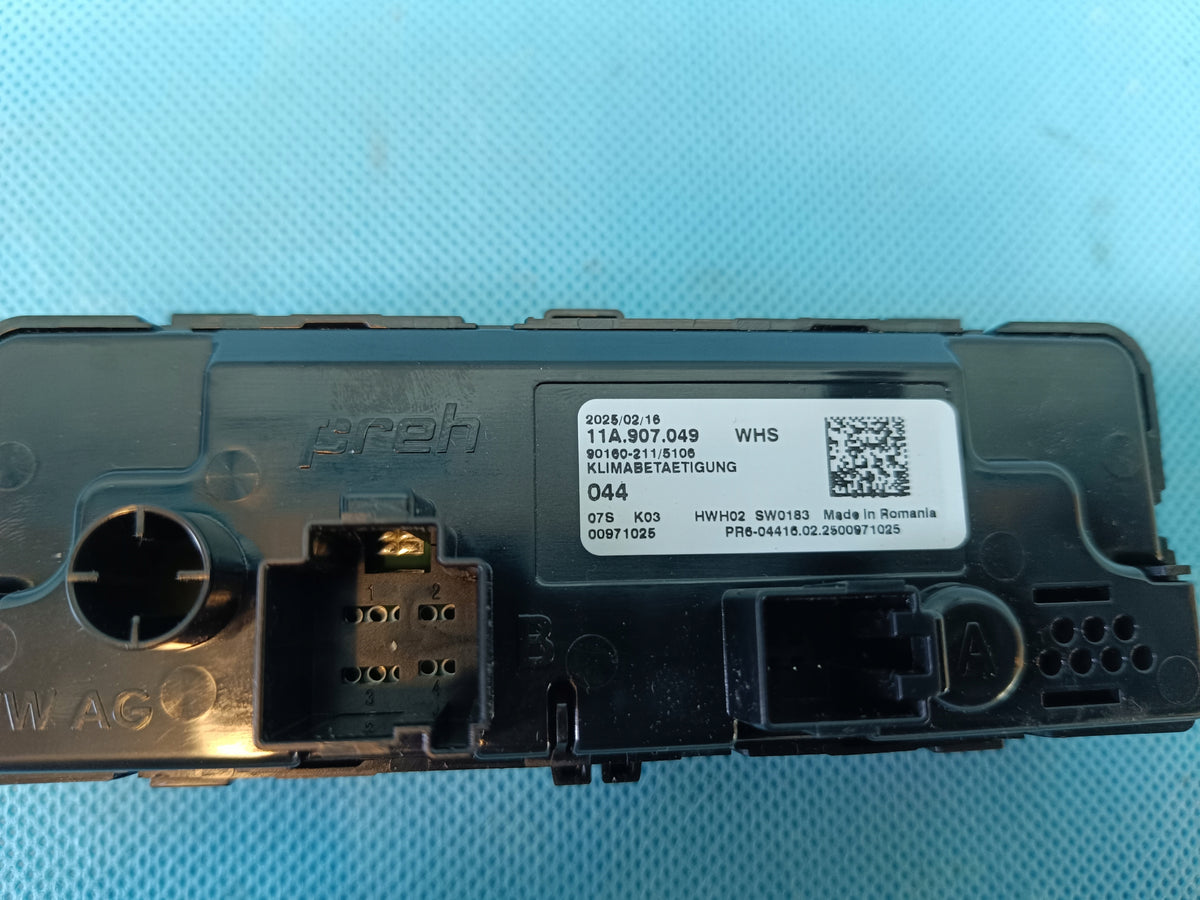 VW GOLF 8 LIFT VARIANT 1.5TSI 2026R TUNNEL AIR CONDITIONING PANEL REAR 11A907049