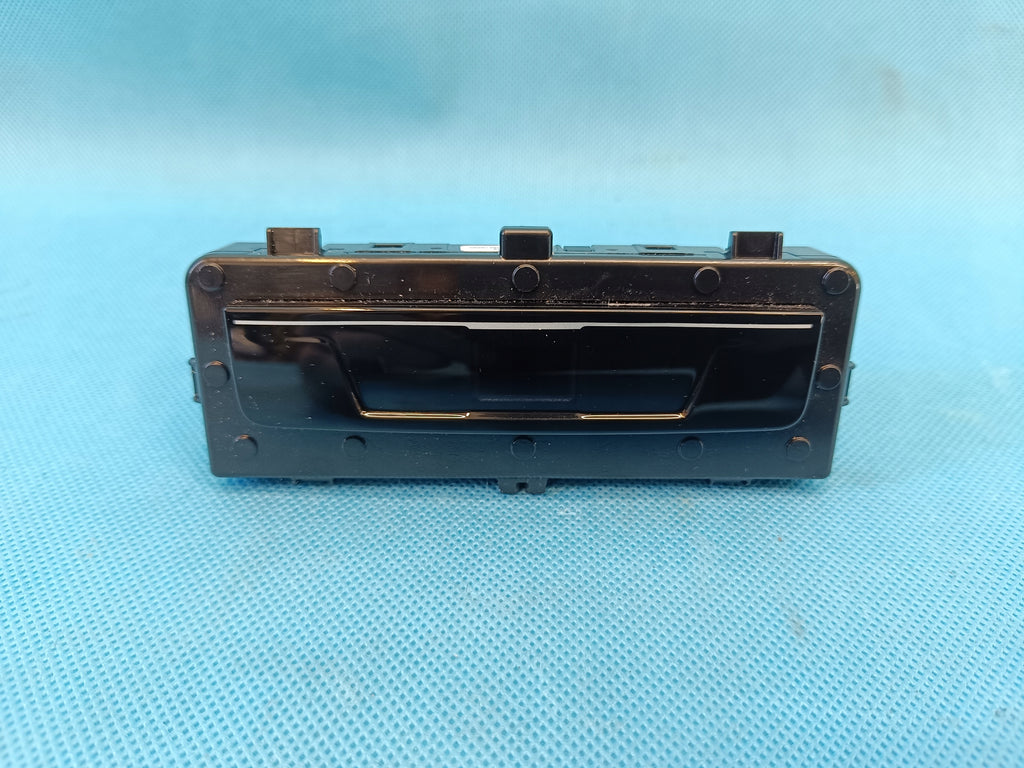 VW GOLF 8 LIFT VARIANT 1.5TSI 2026R TUNNEL AIR CONDITIONING PANEL REAR 11A907049