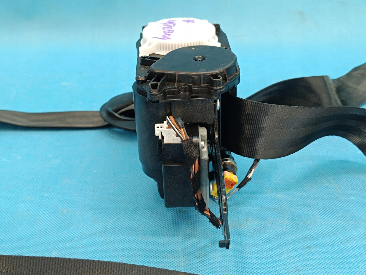 VW GOLF 8 LIFT VARIANT 1.5TSI 26R SEAT BELT RIGHT FRONT 5H1857706P
