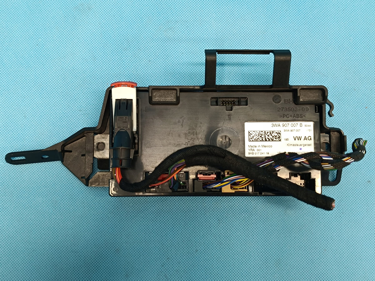 VW GOLF 8 VARIANT LIFT 1.5 TSI 110KW 2024 R AIR CONDITIONING MODULE 3WA907007B